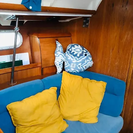 Botel Cloud9