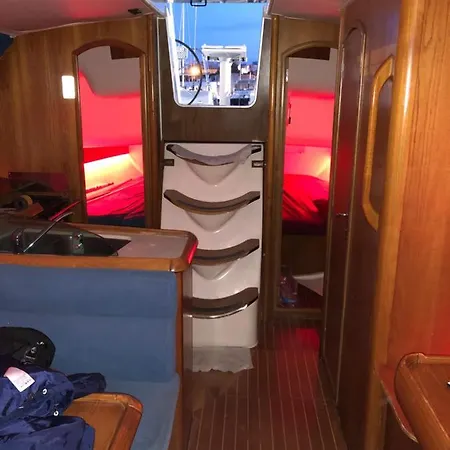 Cloud9 Botel